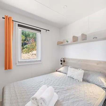 Le Laurier, Mobil-home Climatisé Avec Vue Sur Сasa de vacaciones