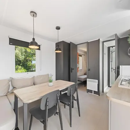 Le Laurier, Mobil-home Climatise Avec Vue Sur بيت للعطل Hyères